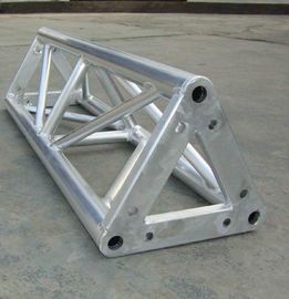 中国 銀製アルミニウム三角形のトラス、スピーカーのための耐久の屋根のトラス サプライヤー